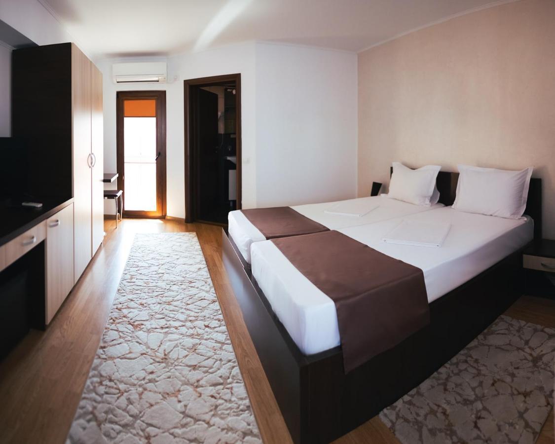 Delta Est Hotel & Restaurant سولينا المظهر الخارجي الصورة