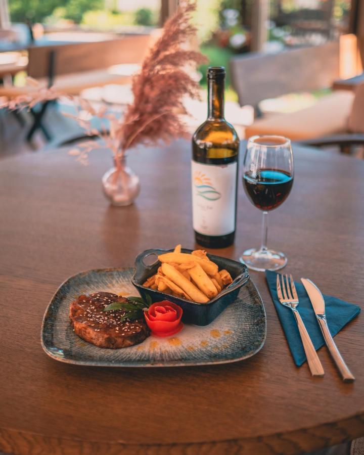 Delta Est Hotel & Restaurant سولينا المظهر الخارجي الصورة