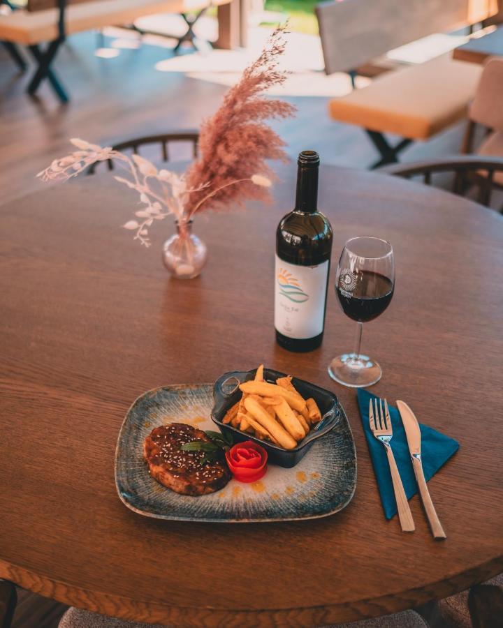Delta Est Hotel & Restaurant سولينا المظهر الخارجي الصورة